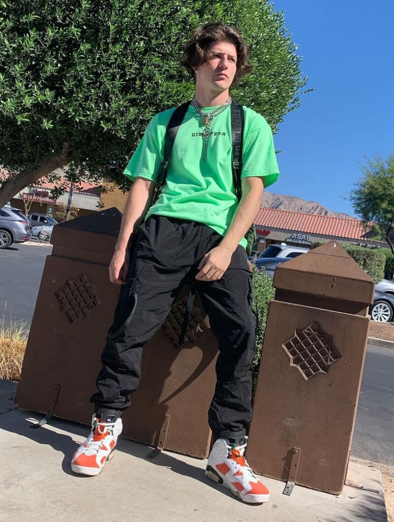 Ondreaz Lopez In Green T-shirt With Cargo Pants