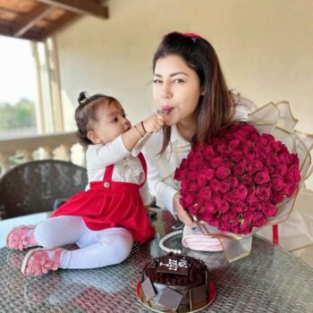 Debina-Banerjee-is-on-a-staycation-with-her-entire-family,-and-shared-adorable-pictures-2