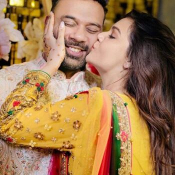 divya-agarwal-shared-some-beautiful-pictures-with-her-husband-apurva-from-her-mehendi-ceremony-1