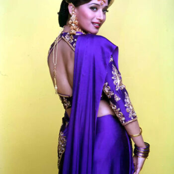 madhuri-dixit-nene-recreated-her-purple-saree-iconic-nisha-look-from-hum-aapke-hain-koun-3