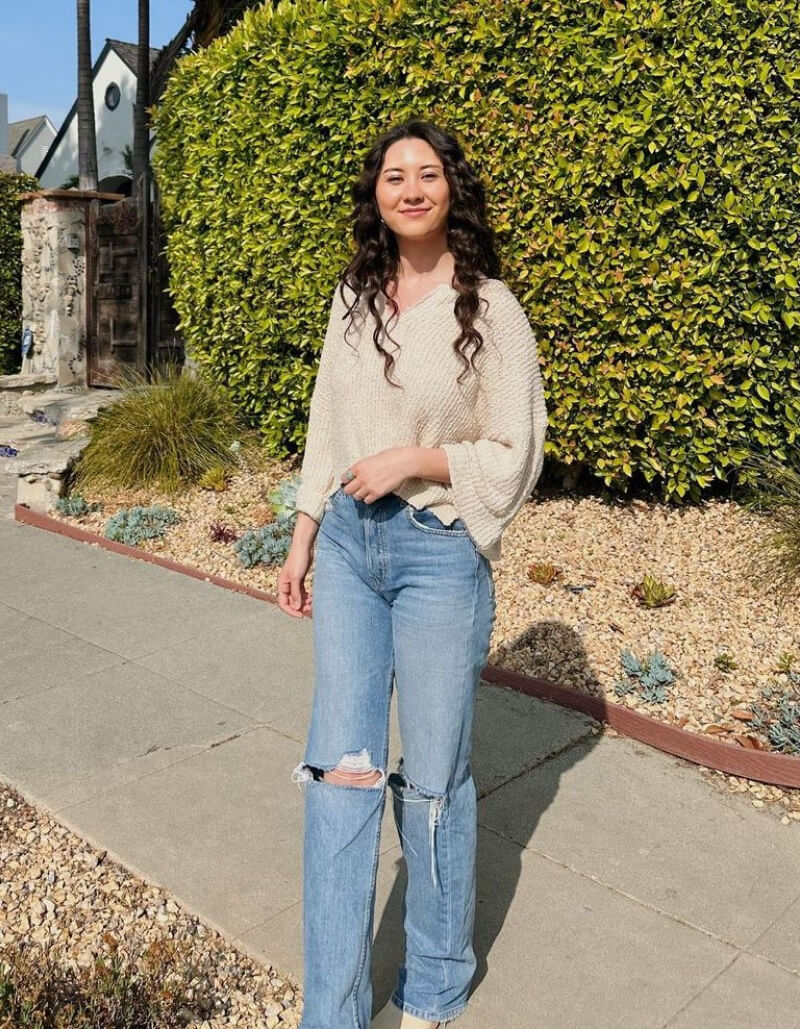 Kennedy Bingham In Woven Baggy Sweater With Ripped Jeans