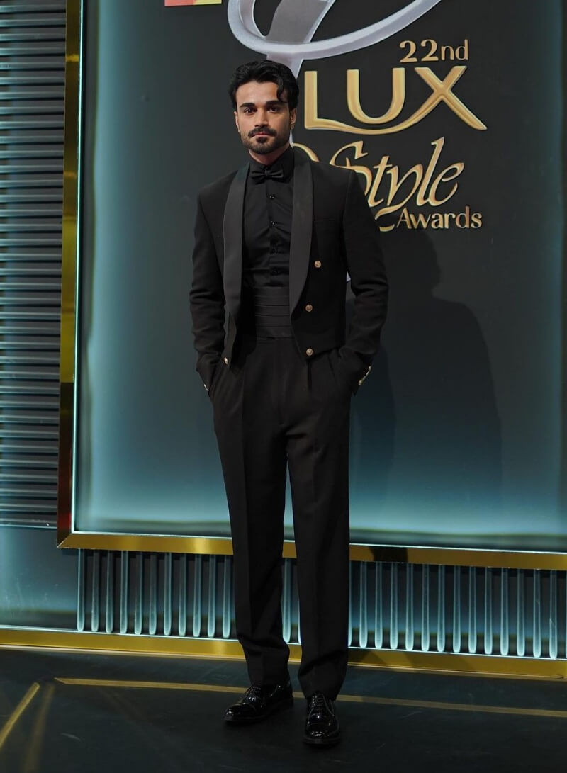 Sachal Afzal In Black Pantsuit Outfit