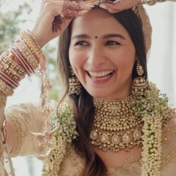 alia-bhatts-31st-birthday-family-and-friends-pour-love-and-blessings-6