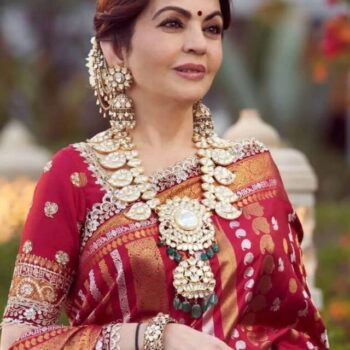 ambanis-dazzling-jewellery-pieces-at-anant-radhikas-pre-wedding-10