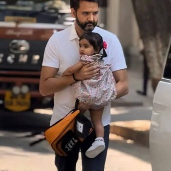 isha-ambani-and-anand-piramals-little-ones-aadiya-and-krishna-step-into-school-on-their-first-day-2