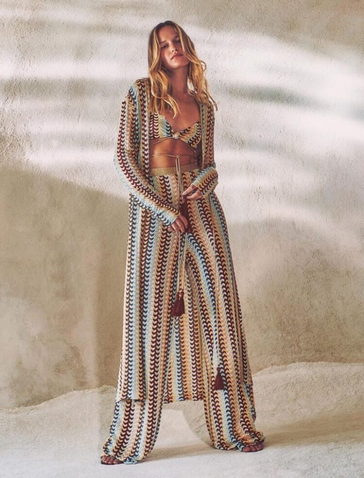 Alexis Stuns Sophisticated Fashion Spotlight