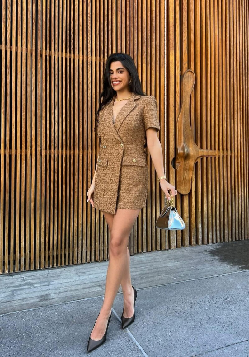 Ava Salmac In Woven Long Blazer Outfit