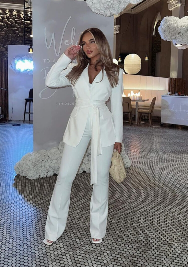 Britney De Villiers Her Bold and Trendy Outfits