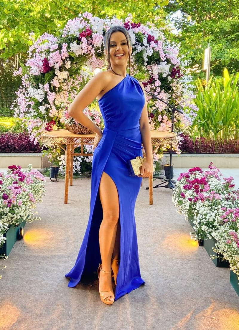 Danivia Alves In Blue Slit Cut Outfit