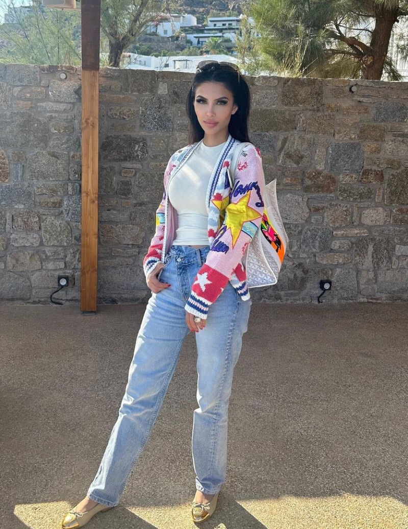 Faryal Makhdoom In White Top With Denim Jeans