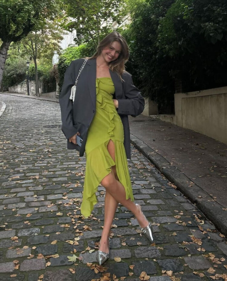 Julie Tuzet Sophisticated Chic and Stylish Outfits