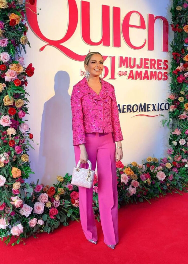 Karla Diaz Beautiful Elegance Fashion Statement