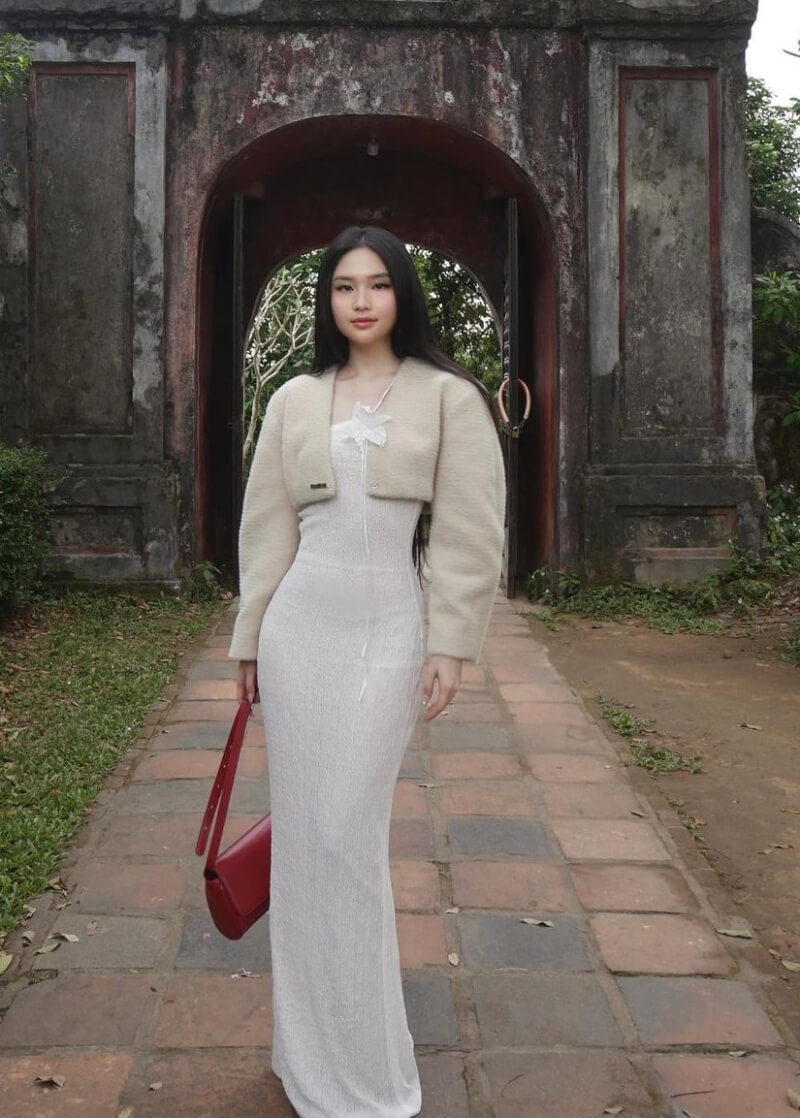 Thao Vy In White Long Dress With Woven Short Jacket