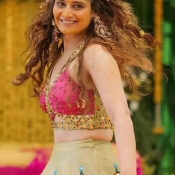 emotional-moments-at-arti-singhs-haldi-ceremony-see-all-the-heartwarming-pics-1