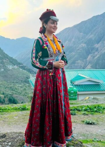 kangana-ranauts-chamba-visit-glimpse-of-prayers-at-84-temples-embracing-traditional-attire-1
