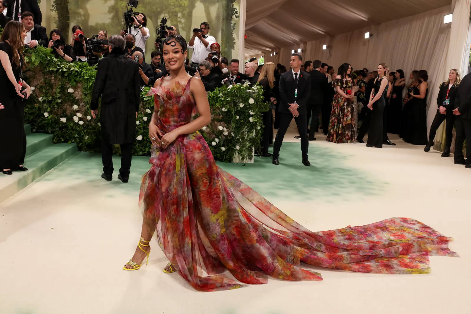 Maleah Joi Moon In Sheering Printed Long Flare Outfit