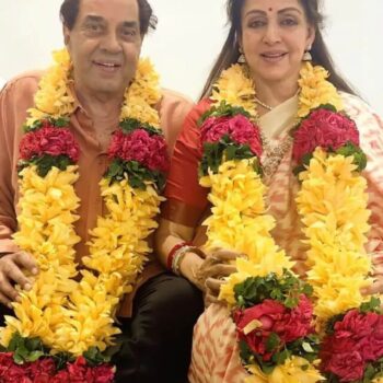 hema-malini-shares-heartwarming-photos-with-dharmendra-on-their-44th-wedding-anniversary-1