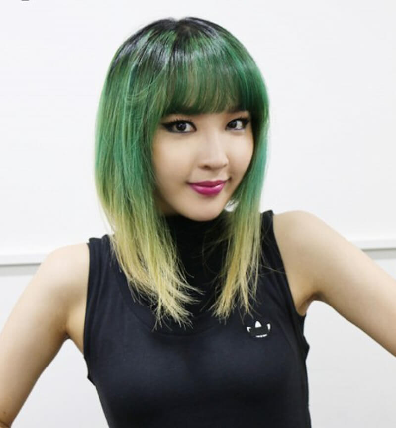 Elegant Green Texture Bob Blunt Hairstyle