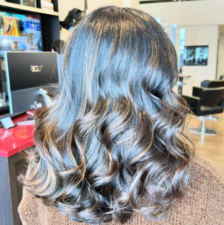 Trendy Hairstyles for Wavy Hair Textures