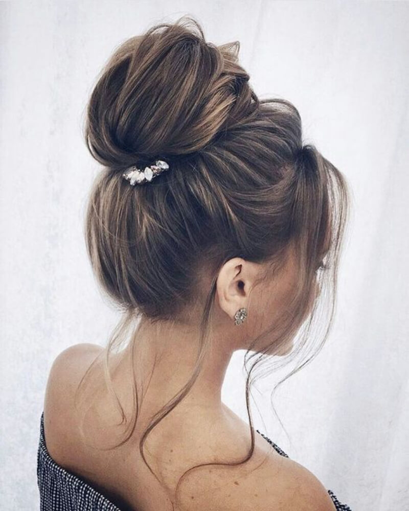 Messy Baggy Bun Hairstyle