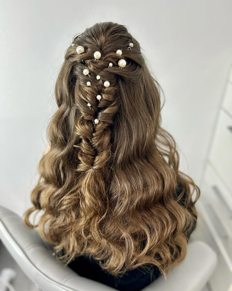 Pearl Embedded Braided Hairstyle