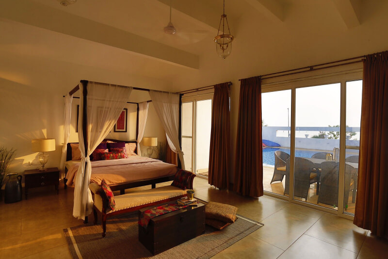 Elegant Presenting Sun-Kissed Nostalgic Bedroom